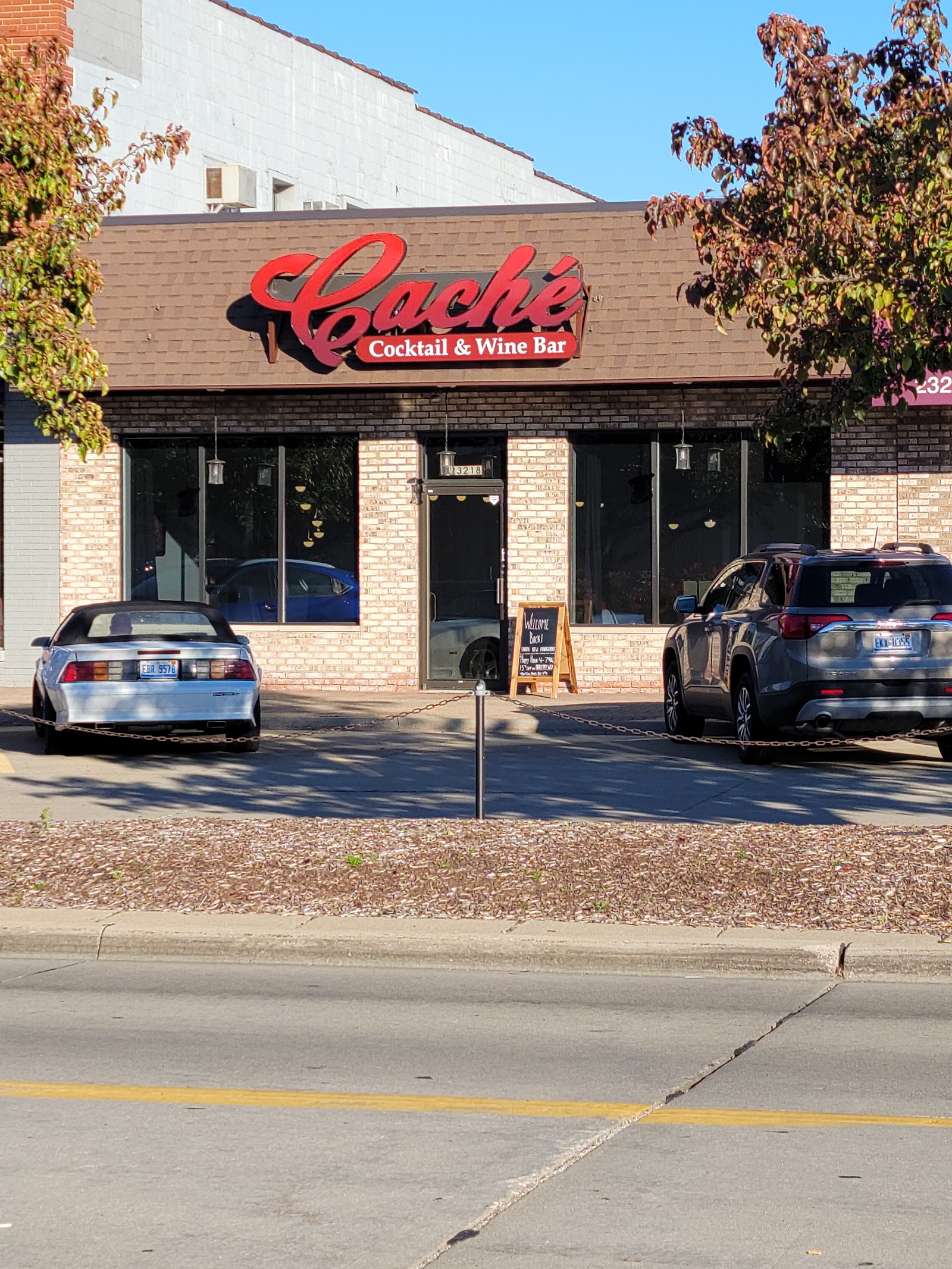 Cache' Cocktails and Wine Bar in St Clair Shores