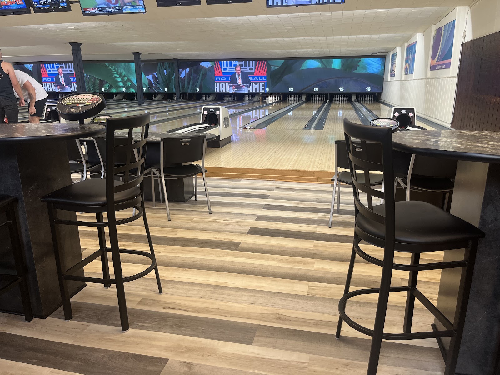 Lakeshore Lanes — photo