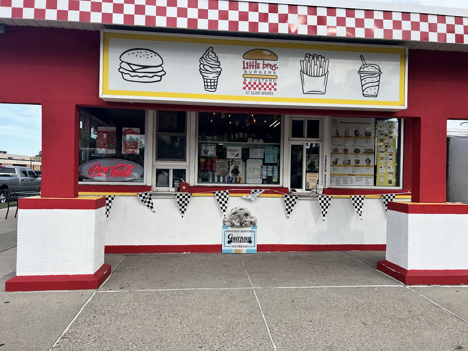 Little Brothers Burgers & Custard in St Clair Shores