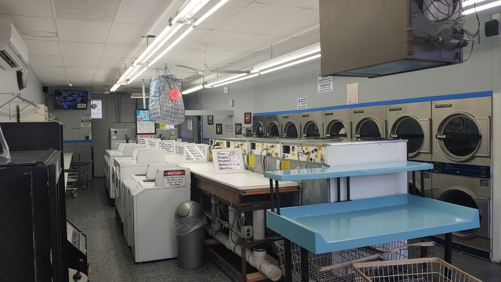 Mario's Coin Laundry — photo
