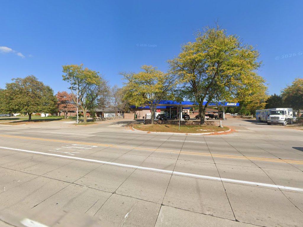 Sunoco Mack Liquor — photo